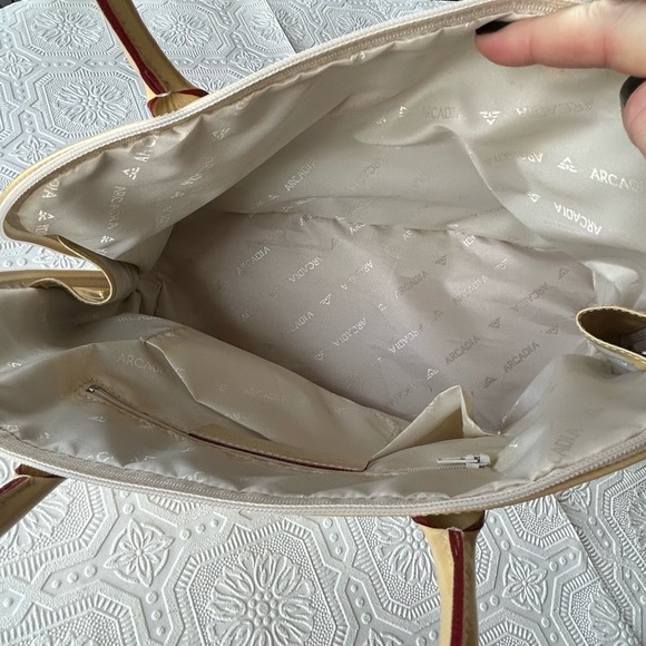 Arcadia Embossed Genuine Leather Handbag EUC - Picture 13 of 15